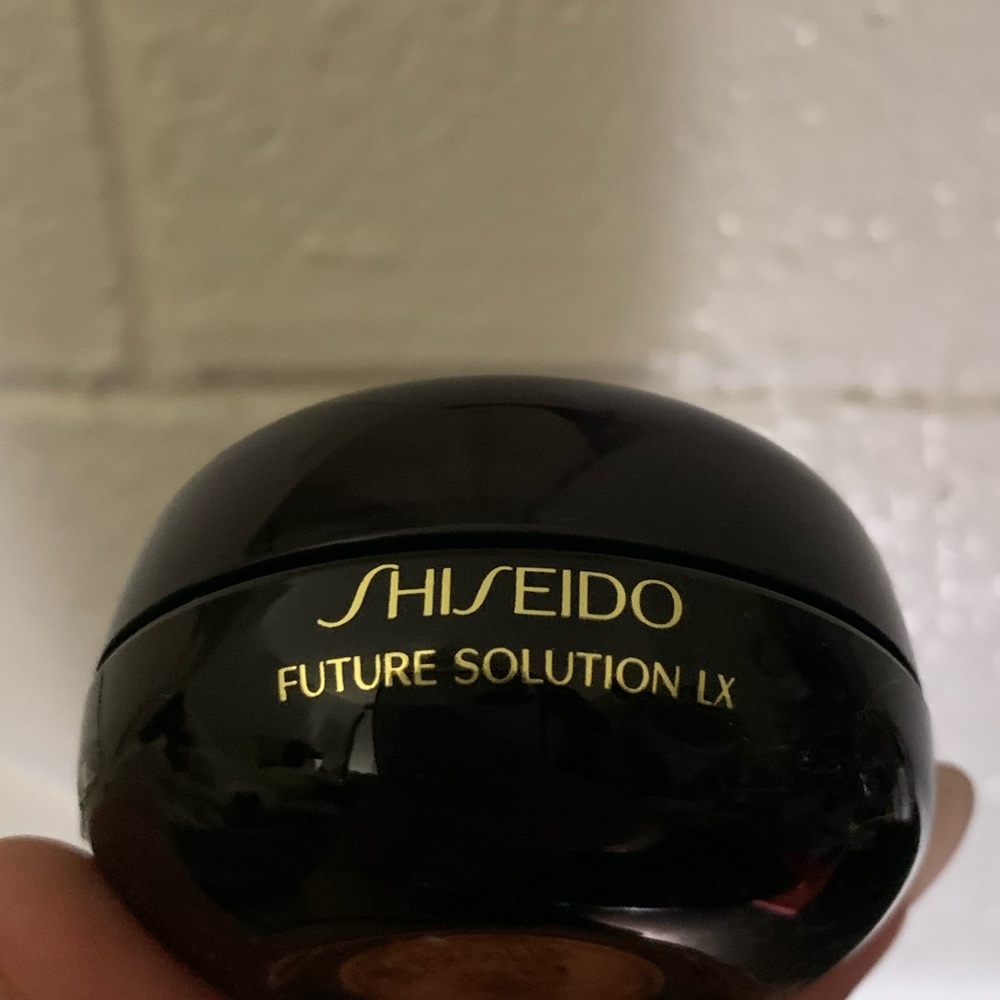 SHISEIDO FUTURE SOLUTION EYE CREAM